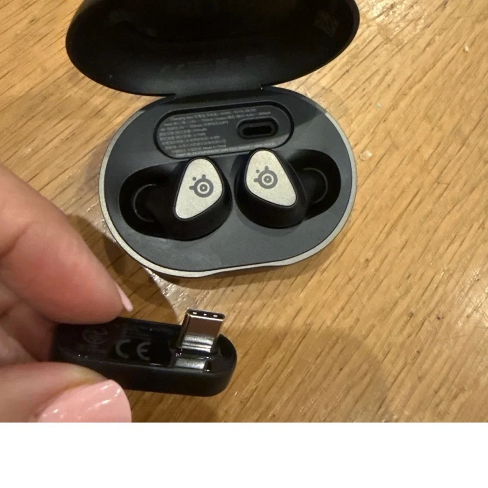 Artis Black Gaming Earbuds playstation 2.4 GHZ Bluetooth Noise Canceling